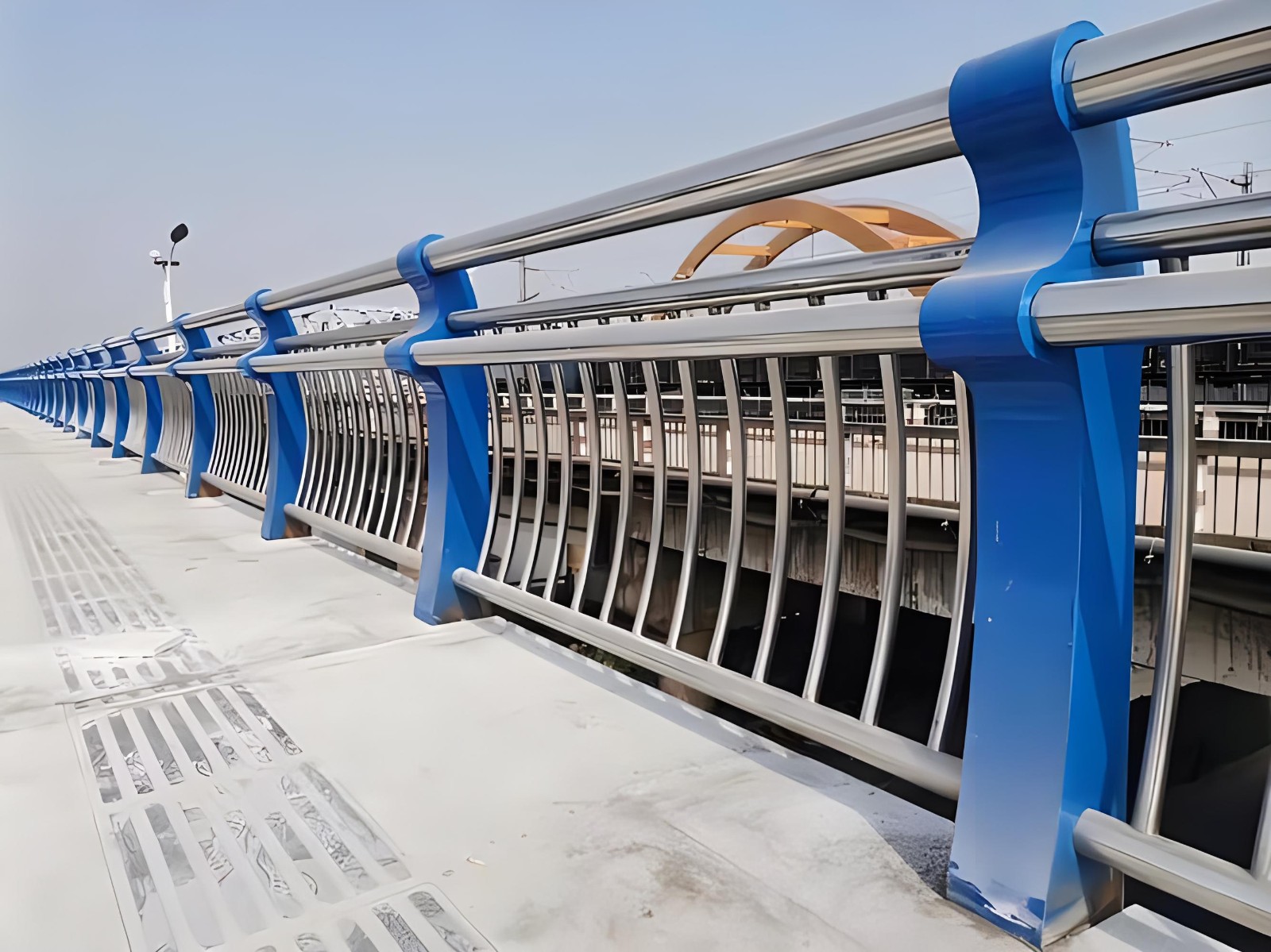 河西不锈钢复合管护栏制造工艺要求及其重要性